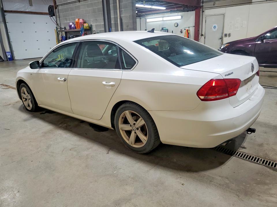 61451736 :رقم المزاد ، 1VWAT7A39EC037516 vin ، 2014 Volkswagen Passat مزاد بيع