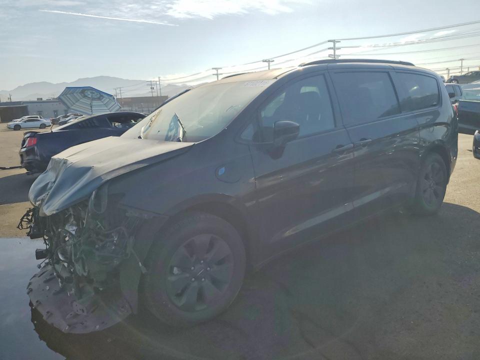 Продажа на аукционе авто 2019 Chrysler Pacifica, vin: 2C4RC1H77KR532893, номер лота: 67122116
