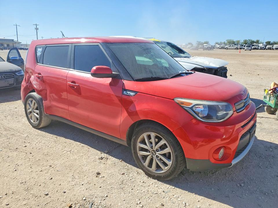 2018 Kia Soul მანქანა იყიდება აუქციონზე, vin: KNDJP3A57J7600986, აუქციონის ნომერი: 65675396