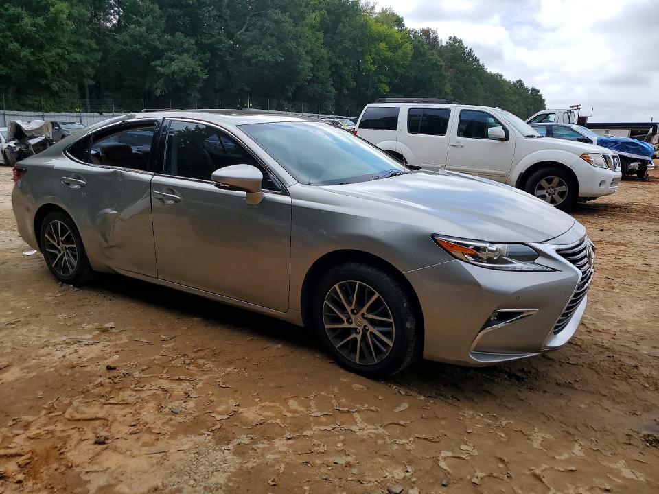 63806346 :رقم المزاد ، 58ABK1GG0HU046030 vin ، 2017 Lexus Es مزاد بيع