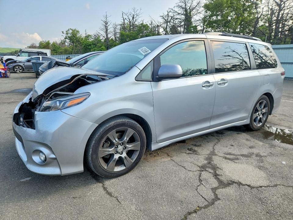 64288986 :رقم المزاد ، 5TDXK3DC3FS671523 vin ، 2015 Toyota Sienna مزاد بيع