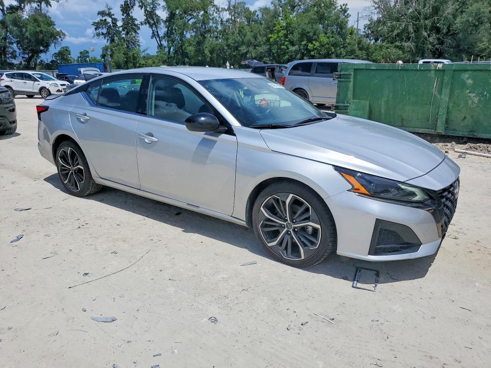 64271696 :رقم المزاد ، 1N4BL4CV2RN370533 vin ، 2024 Nissan Altima مزاد بيع