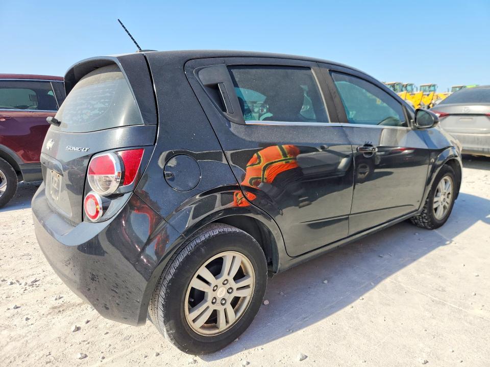 65269376 :رقم المزاد ، 1G1JC6SH4F4187268 vin ، 2015 Chevrolet Sonic مزاد بيع