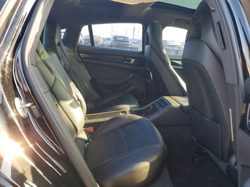 64590066 :رقم المزاد ، WP0AA2A76JL119647 vin ، 2018 Porsche Panamera مزاد بيع