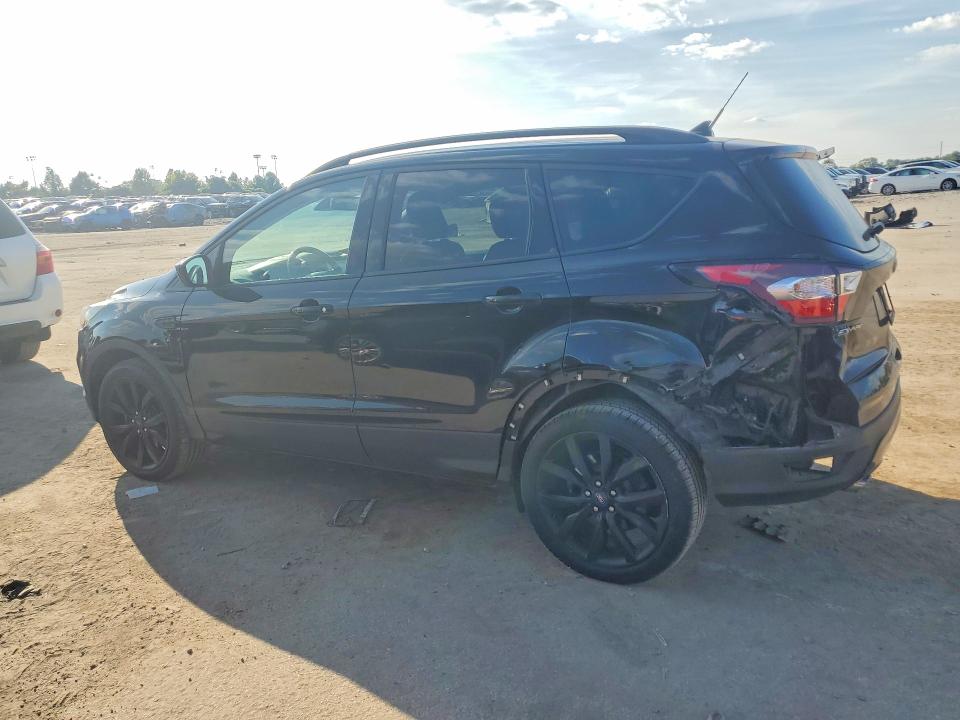 2018 Ford Escape მანქანა იყიდება აუქციონზე, vin: 1FMCU9GD8JUB83488, აუქციონის ნომერი: 67023946