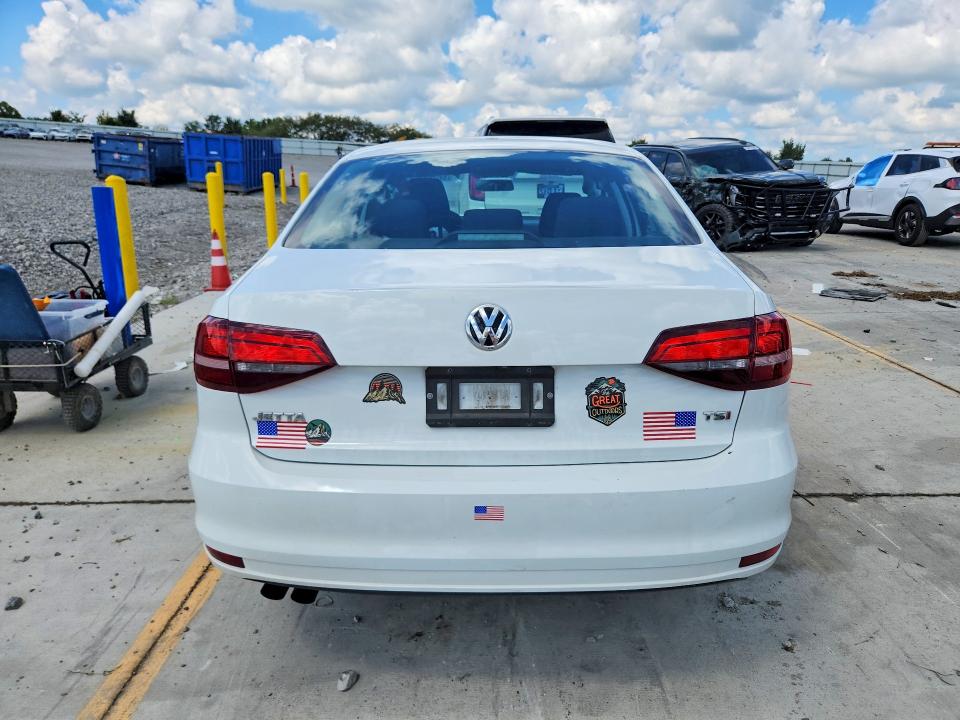 66254256 :رقم المزاد ، 3VW167AJ5HM330337 vin ، 2017 Volkswagen Jetta مزاد بيع