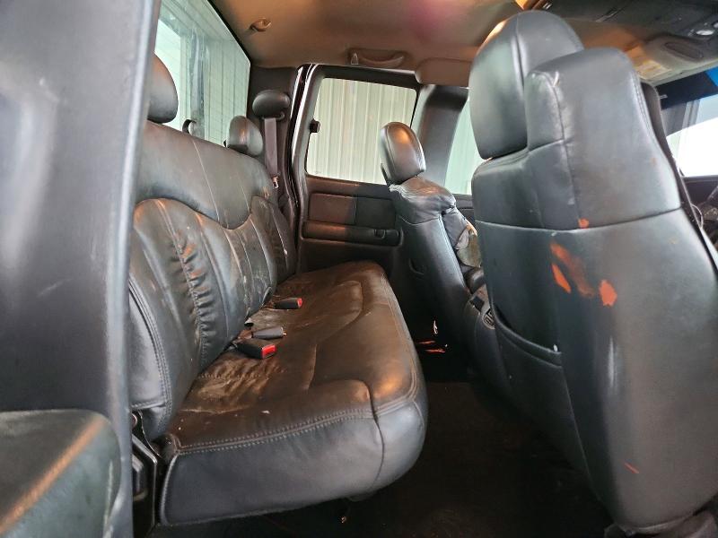 Продажа на аукционе авто 2002 Chevrolet Silverado, vin: 1GCHK29U52E257532, номер лота: 64363566