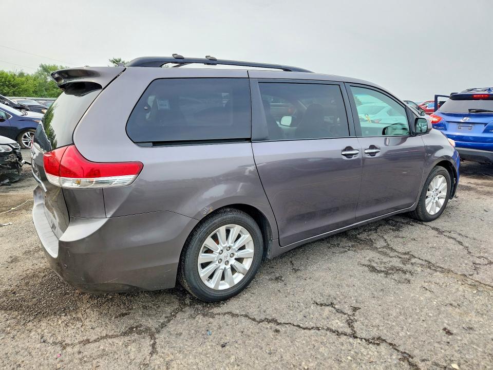 2011 Toyota Sienna მანქანა იყიდება აუქციონზე, vin: 5TDDK3DC1BS021912, აუქციონის ნომერი: 64726776
