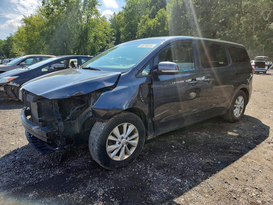 65019226 :رقم المزاد ، KNDMB5C17H6300883 vin ، 2017 Kia Sedona مزاد بيع