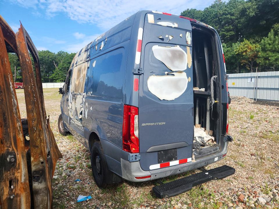 61695756 :رقم المزاد ، WD4PF0CD3KP088408 vin ، 2019 Mercedes-benz Sprinter مزاد بيع