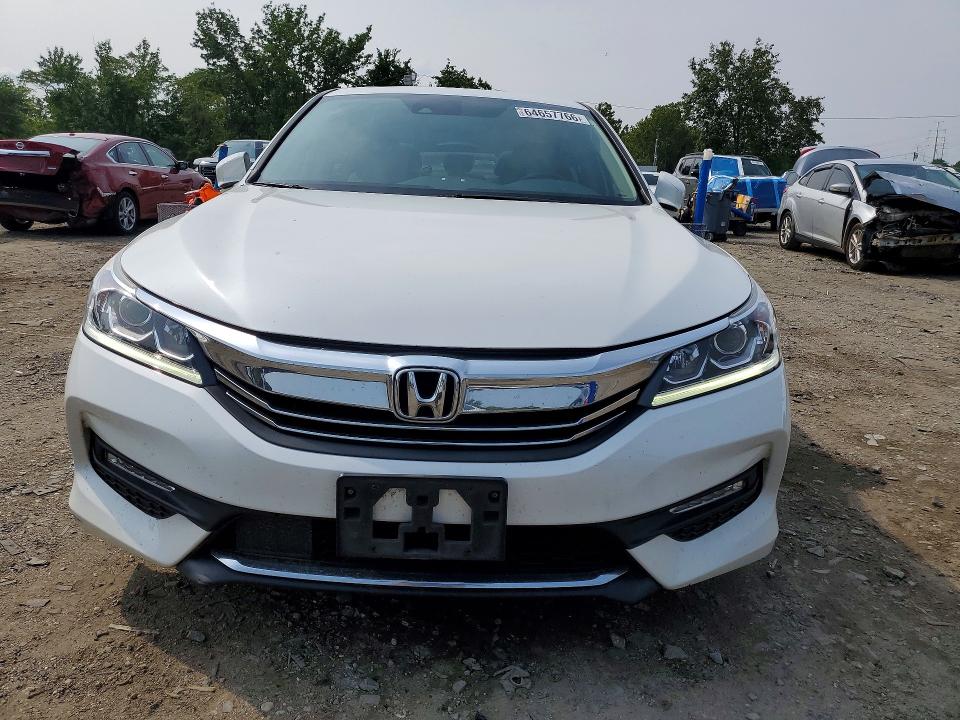 Продажа на аукционе авто 2017 Honda Accord, vin: 1HGCR3F07HA003691, номер лота: 64657766