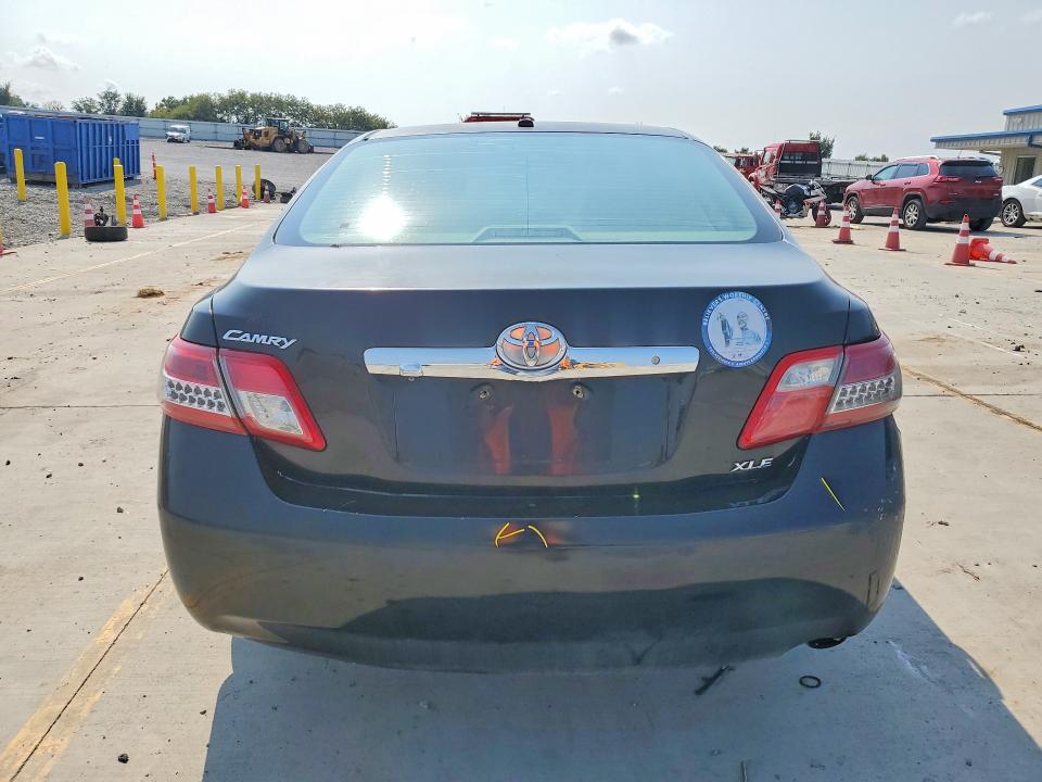 64583576 :رقم المزاد ، 4T1BF3EK0BU222760 vin ، 2011 Toyota Camry مزاد بيع