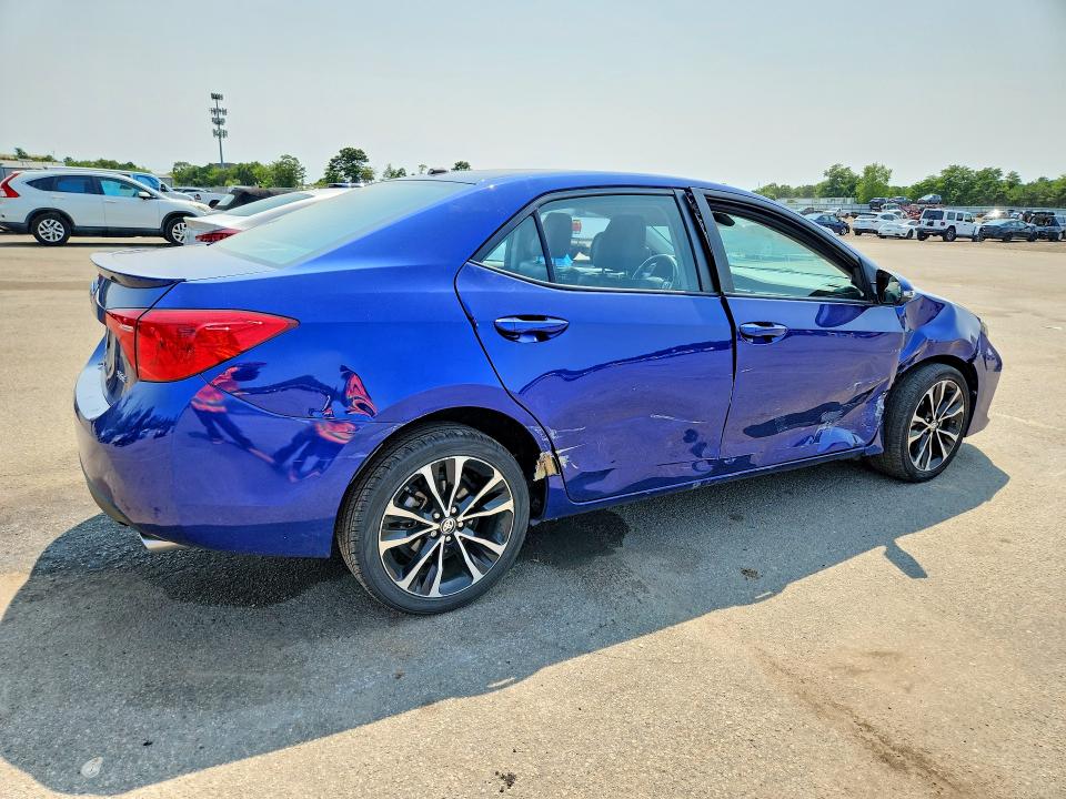 Продажа на аукционе авто 2017 Toyota Corolla, vin: 2T1BURHE7HC935583, номер лота: 64815746