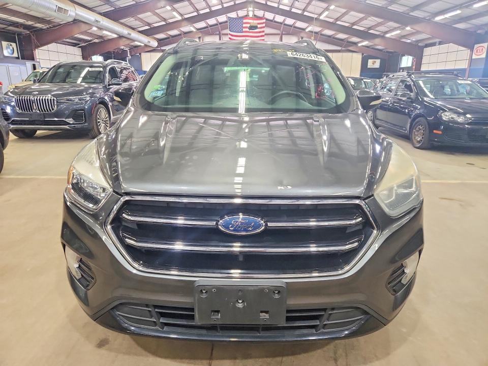 2017 Ford Escape მანქანა იყიდება აუქციონზე, vin: 1FMCU9JD7HUE81744, აუქციონის ნომერი: 64263416