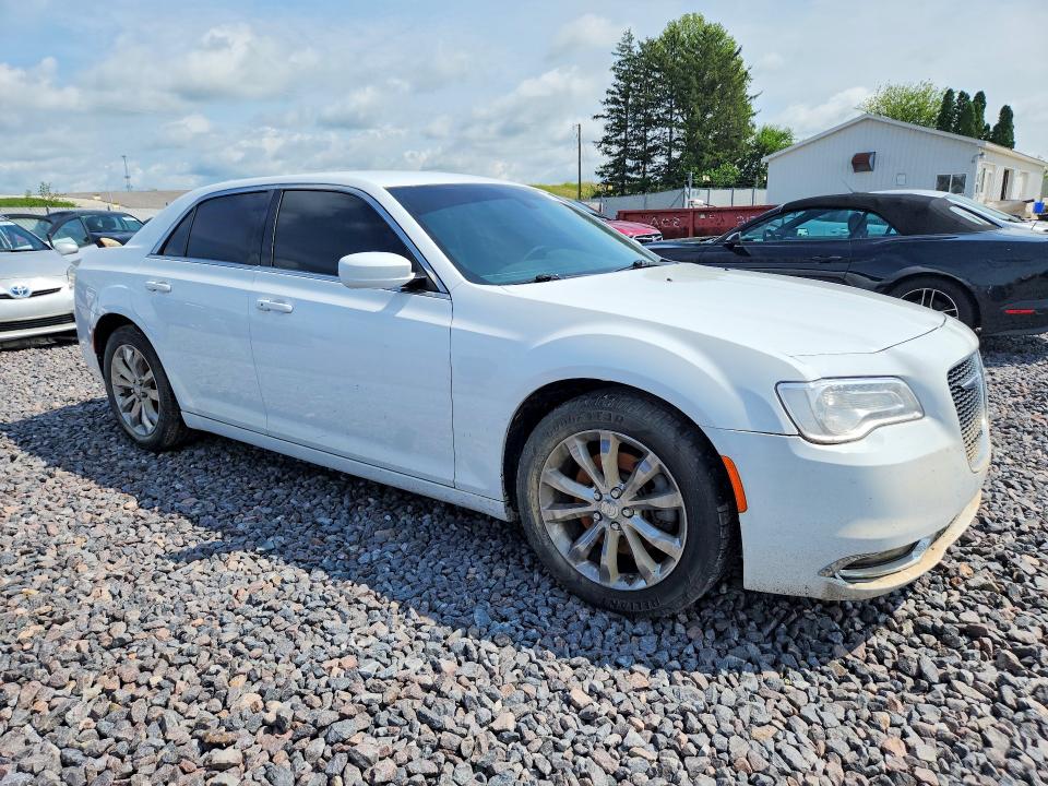 65054876 :رقم المزاد ، 2C3CCARGXFH736642 vin ، 2015 Chrysler 300 مزاد بيع