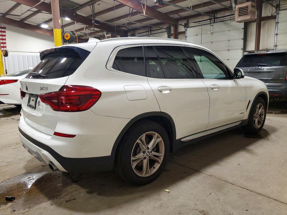 63367246 :رقم المزاد ، 5UXTR9C50JLC81801 vin ، 2018 Bmw X3 مزاد بيع