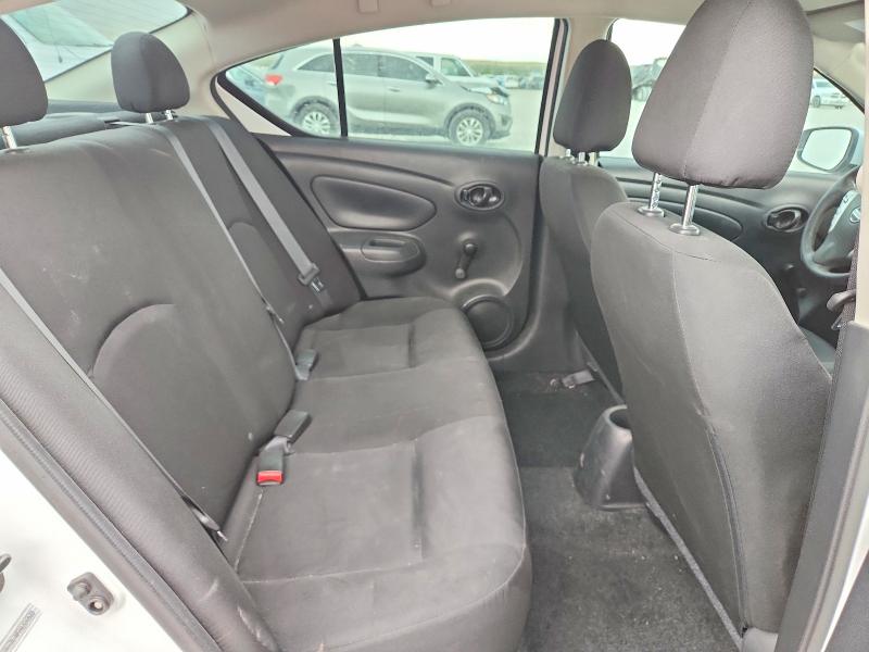 64568016 :رقم المزاد ، 3N1CN7AP3KL830533 vin ، 2019 Nissan Versa مزاد بيع