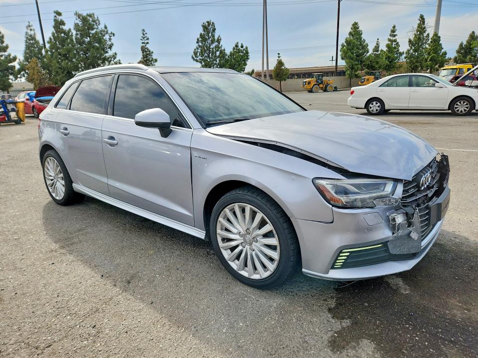 2017 Audi A3 მანქანა იყიდება აუქციონზე, vin: WAUTPBFF6HA037962, აუქციონის ნომერი: 66959396