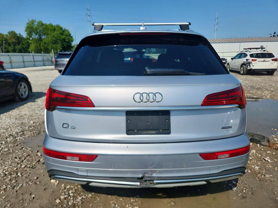 64920786 :رقم المزاد ، WA1BAAFY9M2113829 vin ، 2021 Audi Q5 مزاد بيع