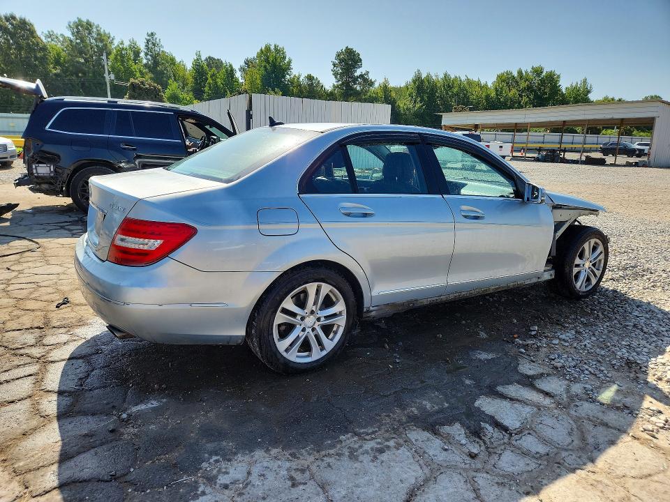 Продаж на аукціоні авто 2013 Mercedes-benz C, vin: WDDGF8AB3DR252814, номер лоту: 64516096