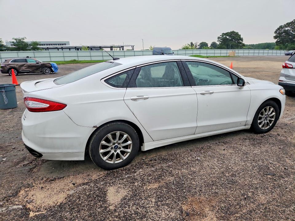 64849256 :رقم المزاد ، 3FA6P0K92FR282335 vin ، 2015 Ford Fusion مزاد بيع