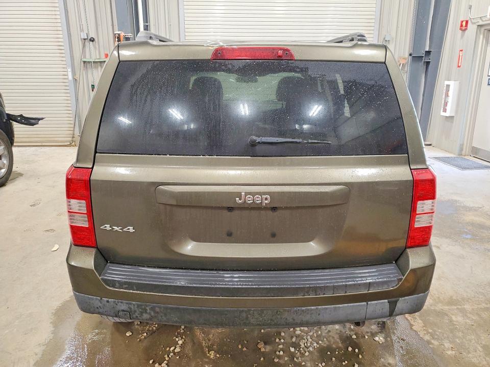 64302386 :رقم المزاد ، 1C4NJRBB7FD188684 vin ، 2015 Jeep Patriot مزاد بيع