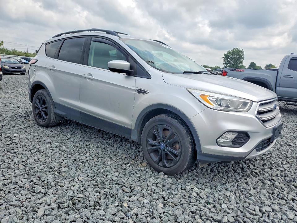 2017 Ford Escape მანქანა იყიდება აუქციონზე, vin: 1FMCU9GD1HUD06686, აუქციონის ნომერი: 65293326