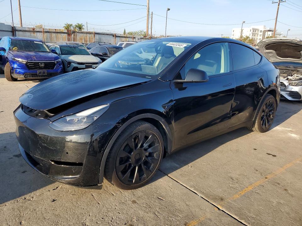 2024 Tesla Model Y მანქანა იყიდება აუქციონზე, vin: 7SAYGDED2RF020317, აუქციონის ნომერი: 64403346