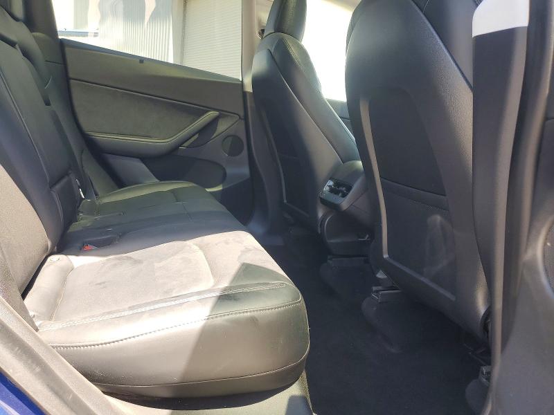 63806826 :رقم المزاد ، 5YJYGDEE9MF060652 vin ، 2021 Tesla Model Y مزاد بيع