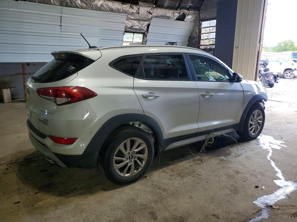 2017 Hyundai Tucson მანქანა იყიდება აუქციონზე, vin: KM8J3CA28HU577968, აუქციონის ნომერი: 64509016