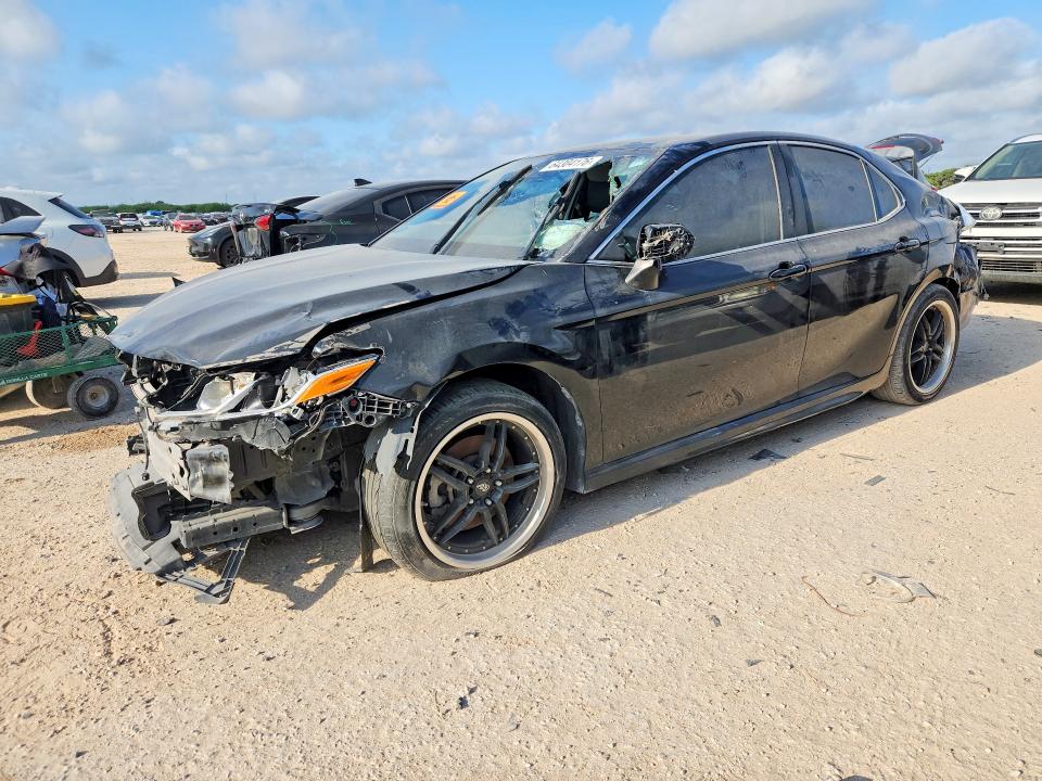 64304176 :رقم المزاد ، 4T1B11HK5KU683581 vin ، 2019 Toyota Camry مزاد بيع