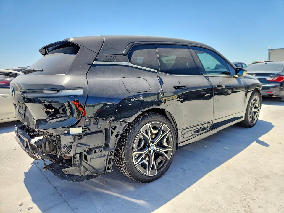 64292426 :رقم المزاد ، WB523CF08RCN46657 vin ، 2024 Bmw Ix مزاد بيع
