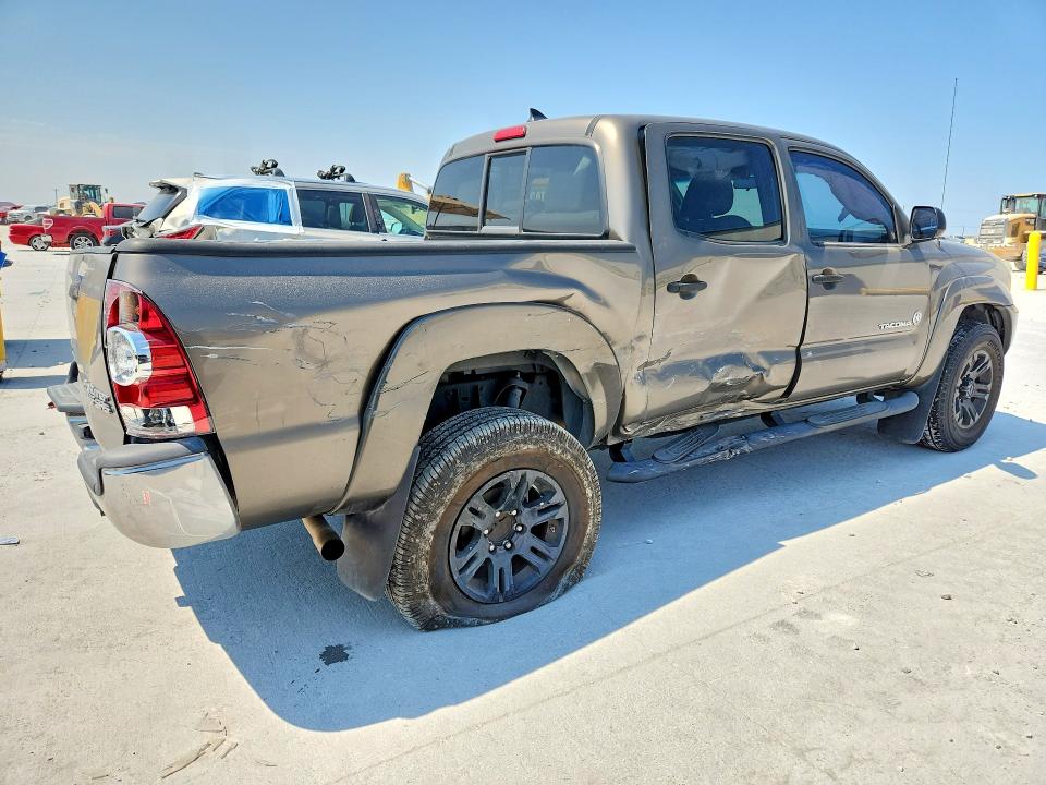 2015 Toyota Tacoma მანქანა იყიდება აუქციონზე, vin: 5TFJU4GN3FX076121, აუქციონის ნომერი: 63470026