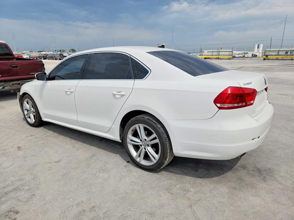 64229236 :رقم المزاد ، 1VWBV7A30FC051126 vin ، 2015 Volkswagen Passat مزاد بيع