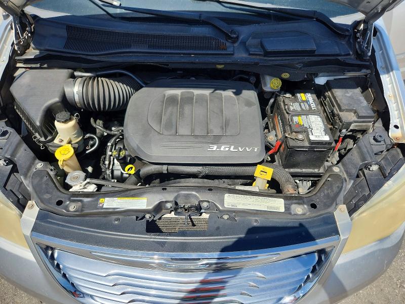 64044726 :رقم المزاد ، 2C4RC1BG9CR375409 vin ، 2012 Chrysler Town & Country مزاد بيع