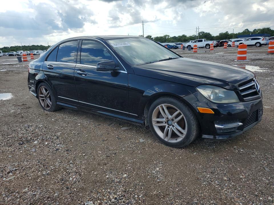 64702386 :رقم المزاد ، WDDGF4HB6EG216966 vin ، 2014 Mercedes-benz C مزاد بيع