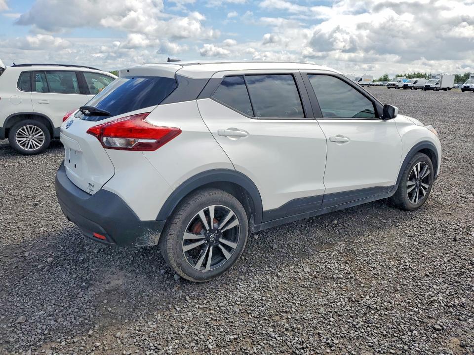 Aukcja sprzedaży 2018 Nissan Kicks, vin: 3N1CP5CU3JL519877, numer aukcji: 64203236