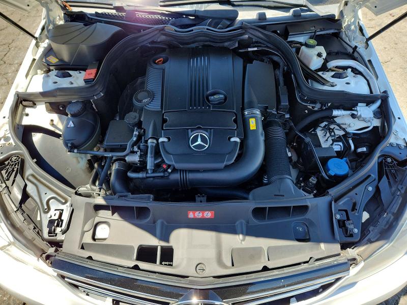 2014 Mercedes-benz C მანქანა იყიდება აუქციონზე, vin: WDDGF4HBXEG252630, აუქციონის ნომერი: 65234146