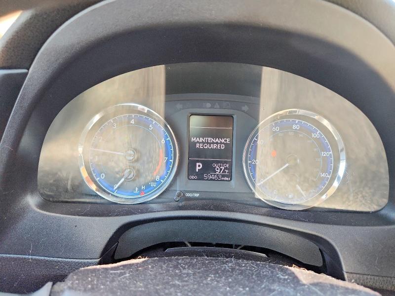 Продажа на аукционе авто 2018 Toyota Corolla, vin: 2T1BURHE2JC090115, номер лота: 63999536