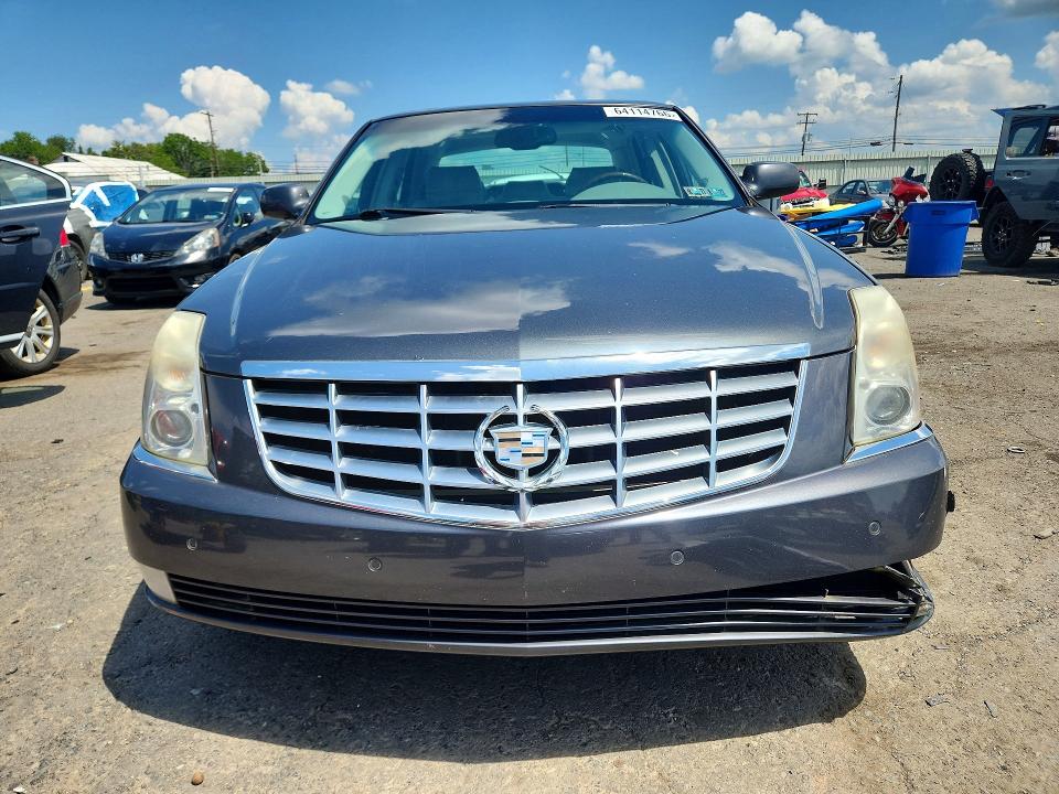 2011 Cadillac Dts მანქანა იყიდება აუქციონზე, vin: 1G6KD5E64BU122737, აუქციონის ნომერი: 64114766