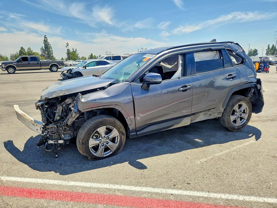 Продажа на аукционе авто 2022 Toyota Rav4, vin: 2T3W1RFV4NC178898, номер лота: 65926296