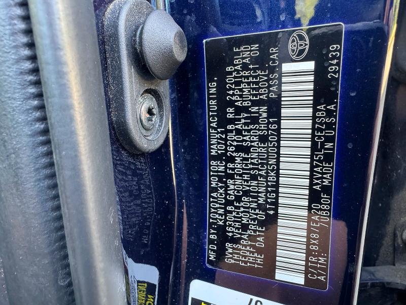 67026236 :رقم المزاد ، 4T1G11BK5NU050761 vin ، 2022 Toyota Camry مزاد بيع