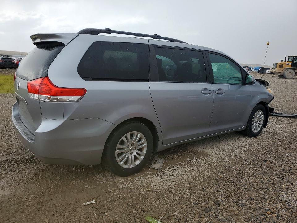 Продажа на аукционе авто 2013 Toyota Sienna, vin: 5TDYK3DC4DS351211, номер лота: 67027726