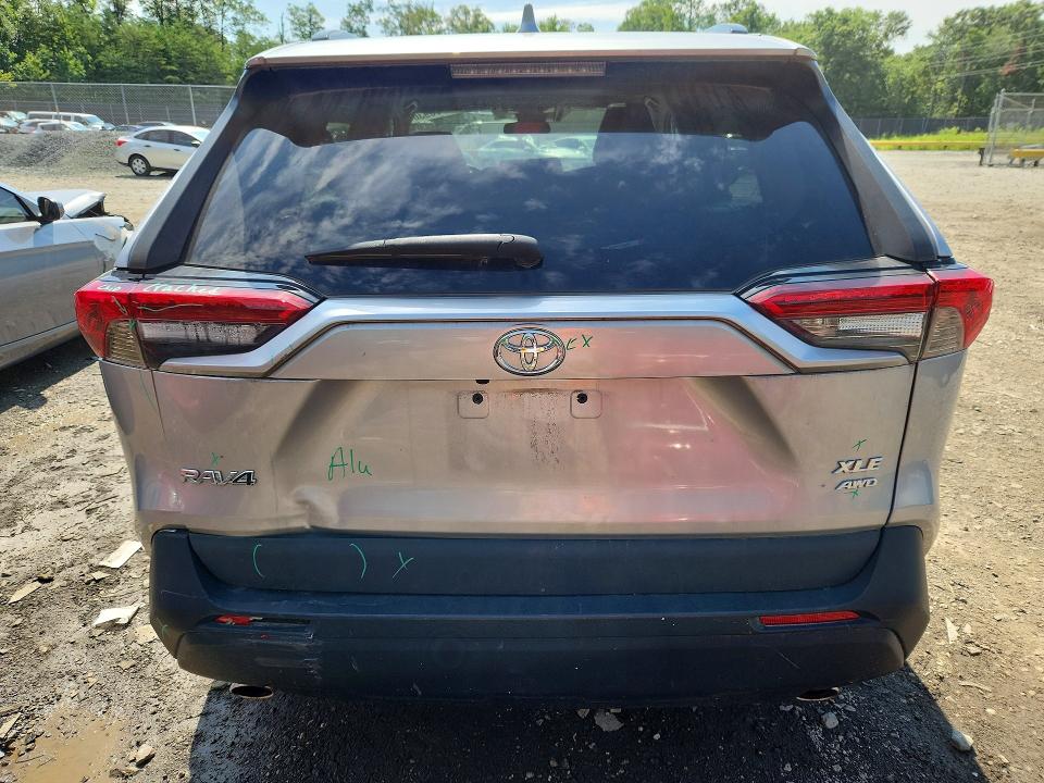 62606936 :رقم المزاد ، 2T3A1RFV7MC256194 vin ، 2021 Toyota Rav4 مزاد بيع
