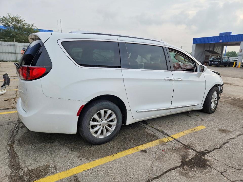 2018 Chrysler Pacifica მანქანა იყიდება აუქციონზე, vin: 2C4RC1EG0JR317391, აუქციონის ნომერი: 63657336