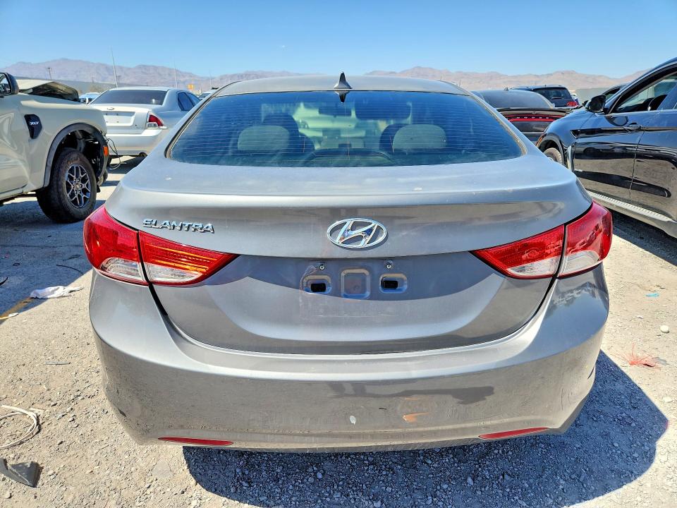2013 Hyundai Elantra მანქანა იყიდება აუქციონზე, vin: 5NPDH4AE3DH393397, აუქციონის ნომერი: 64135056