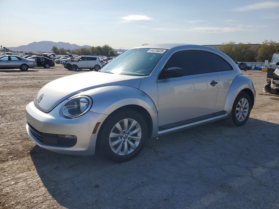 64239026 :رقم المزاد ، 3VWF17AT6EM642555 vin ، 2014 Volkswagen Beetle مزاد بيع