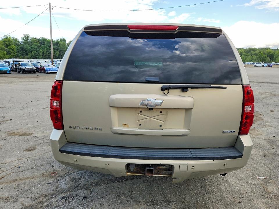 64954306 :رقم المزاد ، 3GNFK16338G216709 vin ، 2008 Chevrolet Suburban مزاد بيع