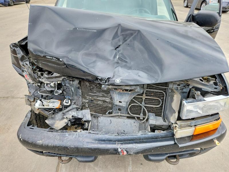 2001 Chevrolet Blazer მანქანა იყიდება აუქციონზე, vin: 1GNDT13W412223802, აუქციონის ნომერი: 64418666