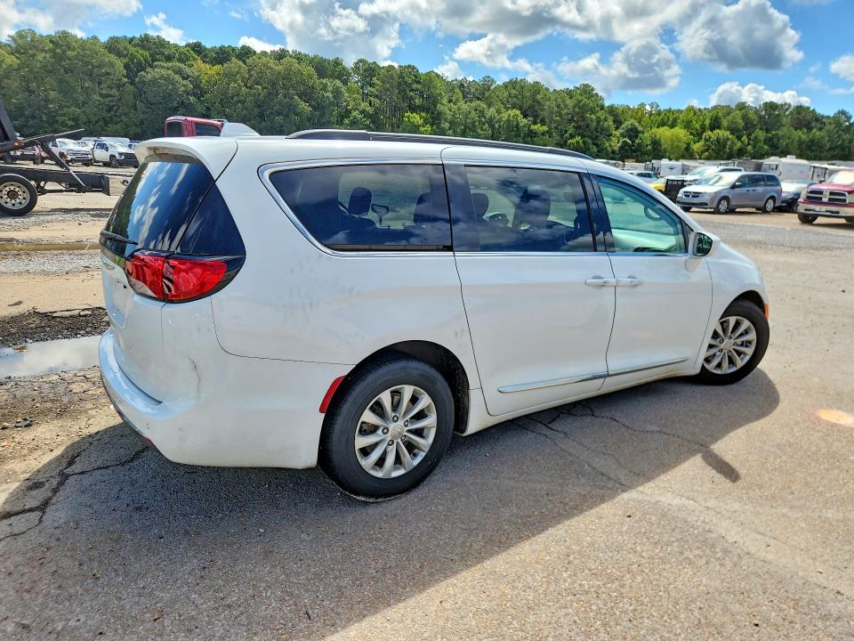 2017 Chrysler Pacifica მანქანა იყიდება აუქციონზე, vin: 2C4RC1BG4HR572494, აუქციონის ნომერი: 63588566